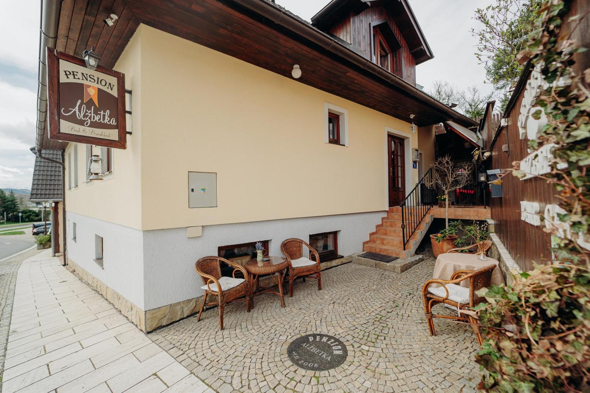 Penzion Alzbetka Poprad Luaran gambar
